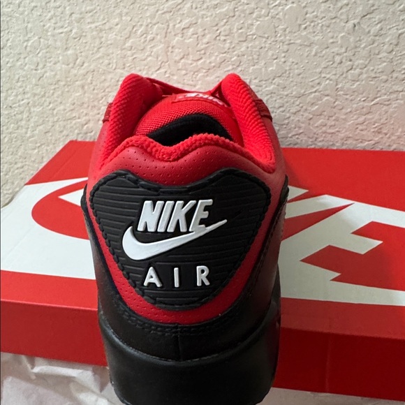 Authentic New Nike Air Max 90 Racing Red and Black Shoes - Picture 6 of 7
